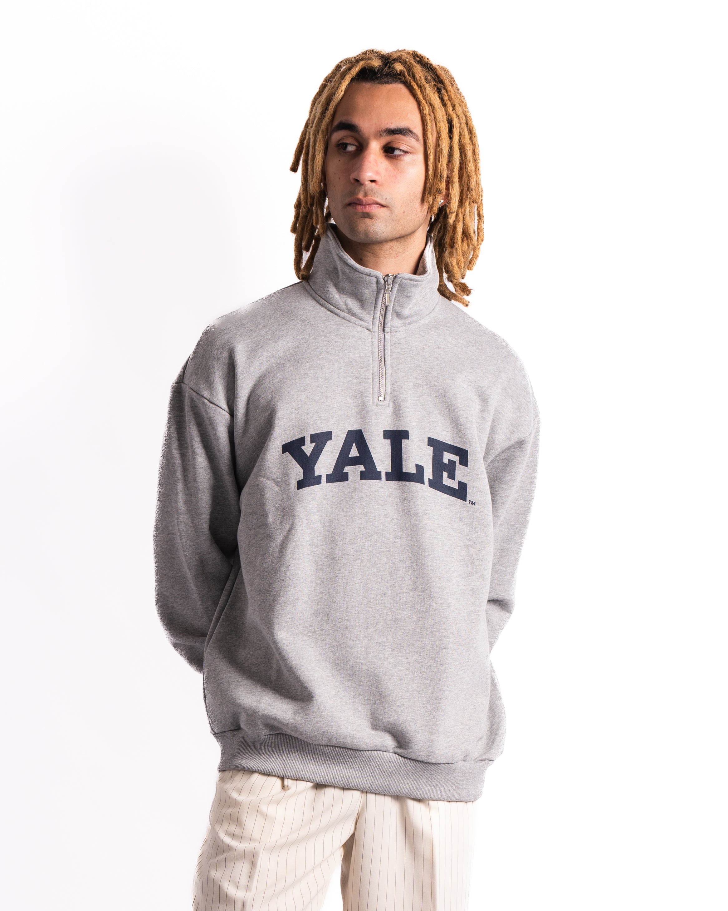 Les Deux x Yale Logo Half-Zip Sweatshirt Light Grey – Cabinet Noir