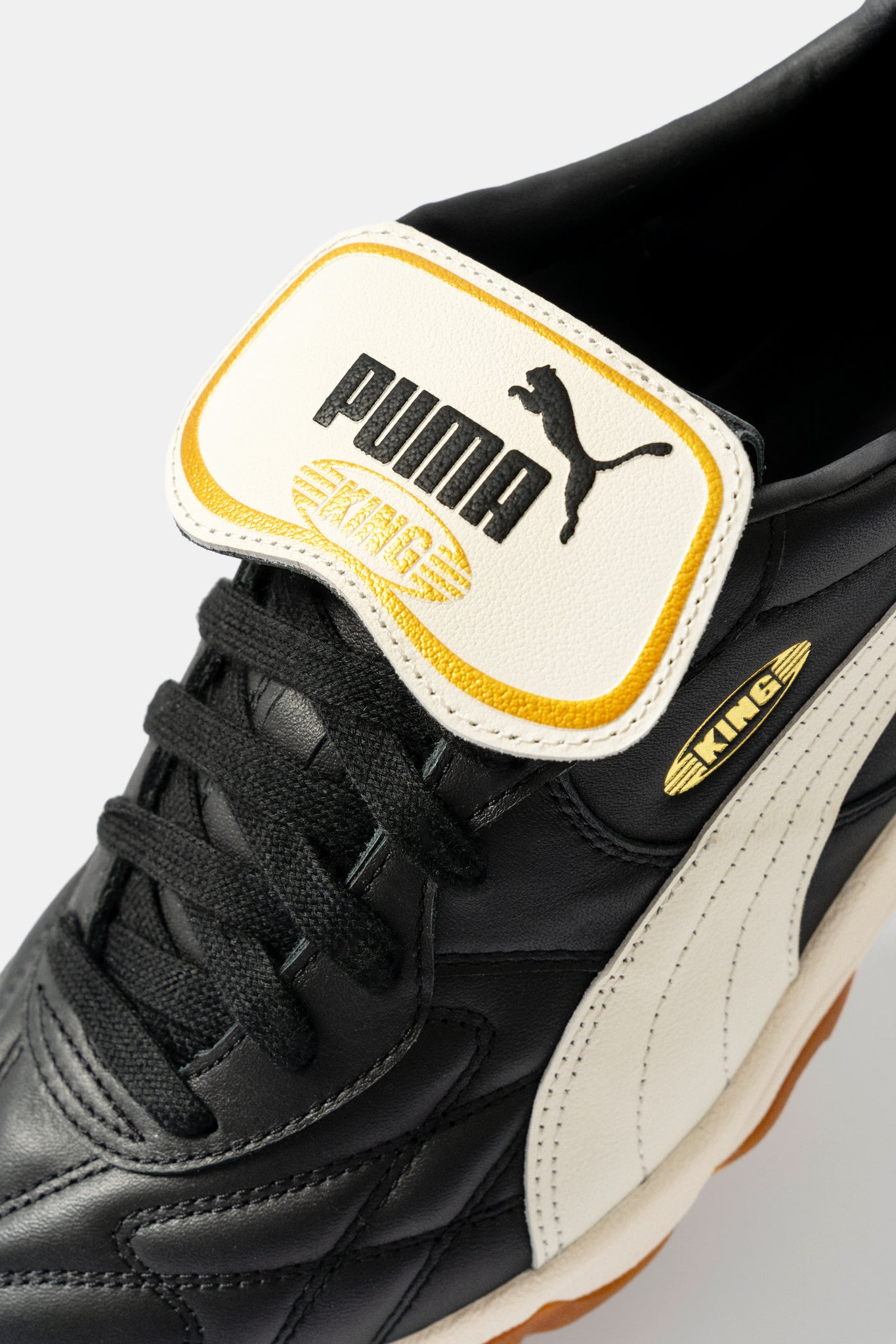 Puma King Indoor Black/Warm White