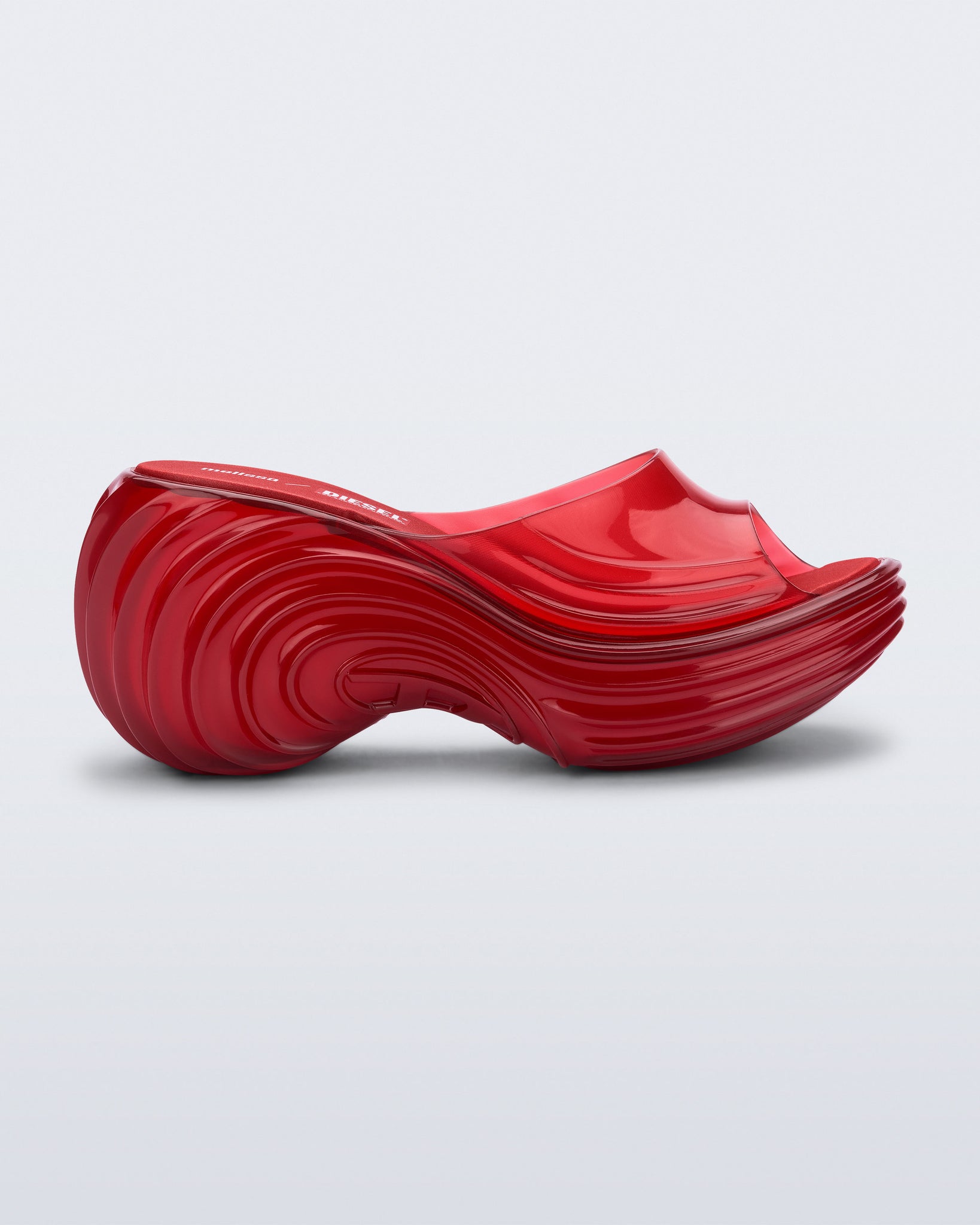 Melissa x Diesel Quantum Platform Red