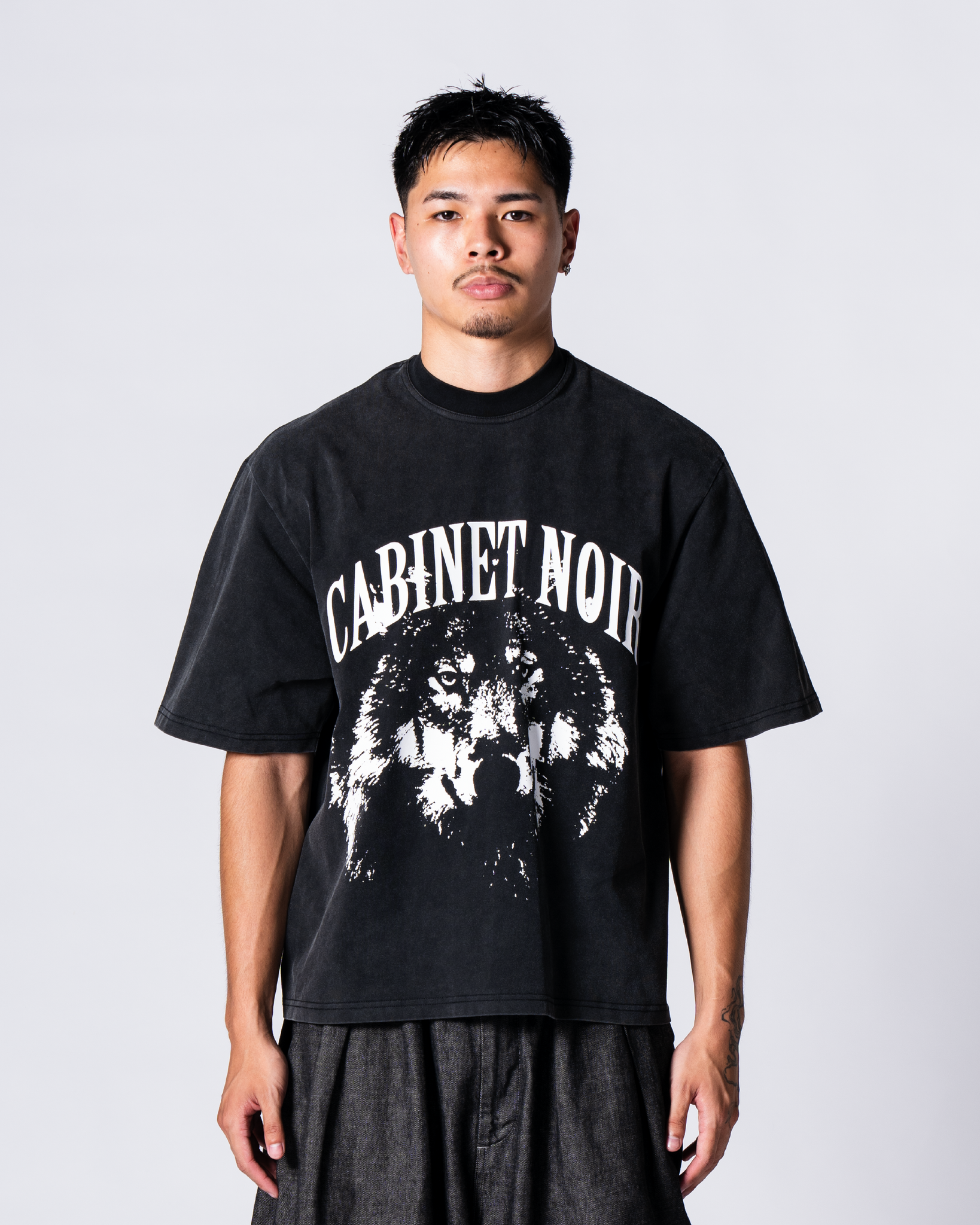 Cabinet Noir Wolf Pack Tee Vintage Wash