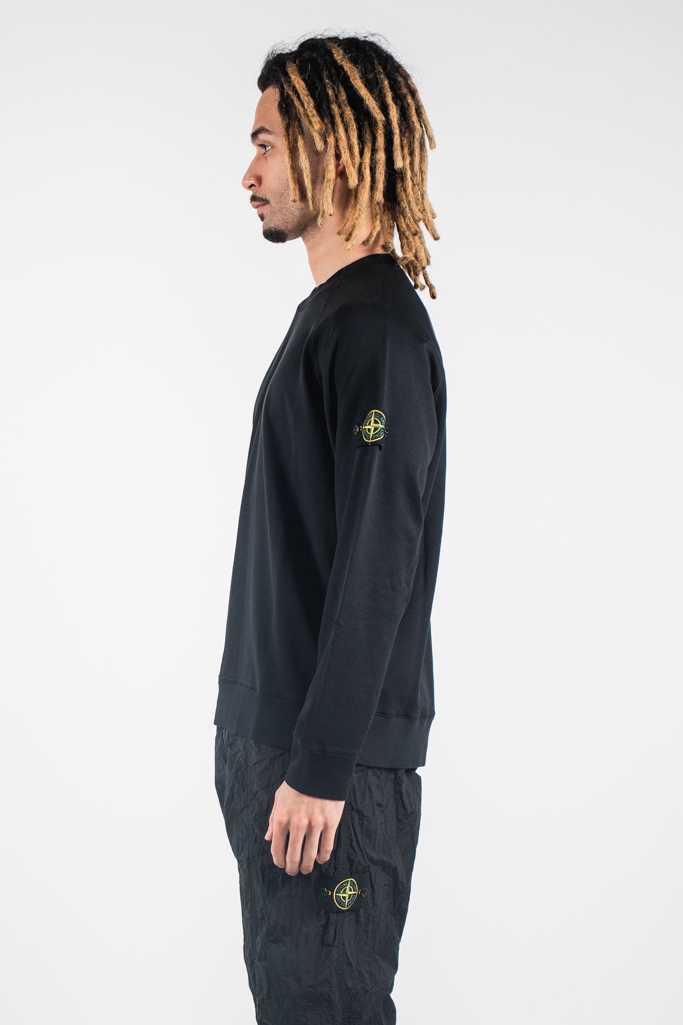 Stone Island 61000-23-S0121 Raglan Sleeves Crewneck Black
