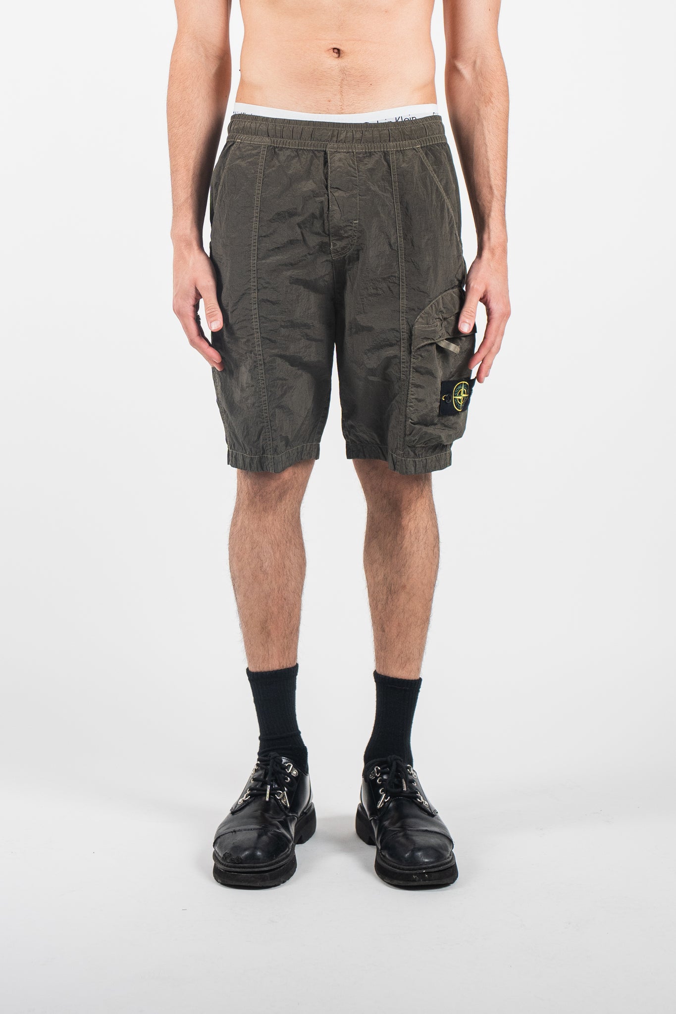 Stone Island L1000-07-S0019 Nylon Cargo Shorts Military Green