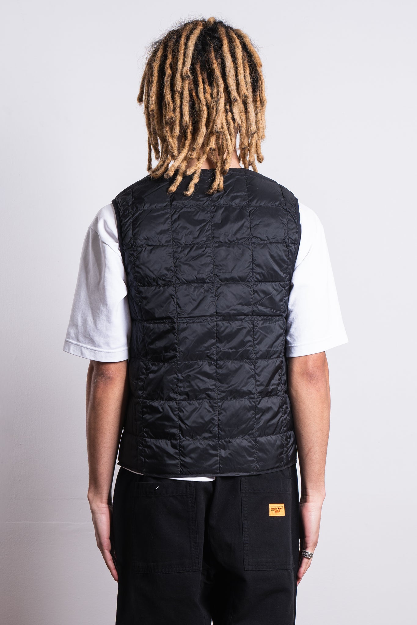TAION V-Neck Down Vest Black